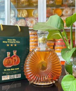 Rượu Yến 500ml đông trùng.